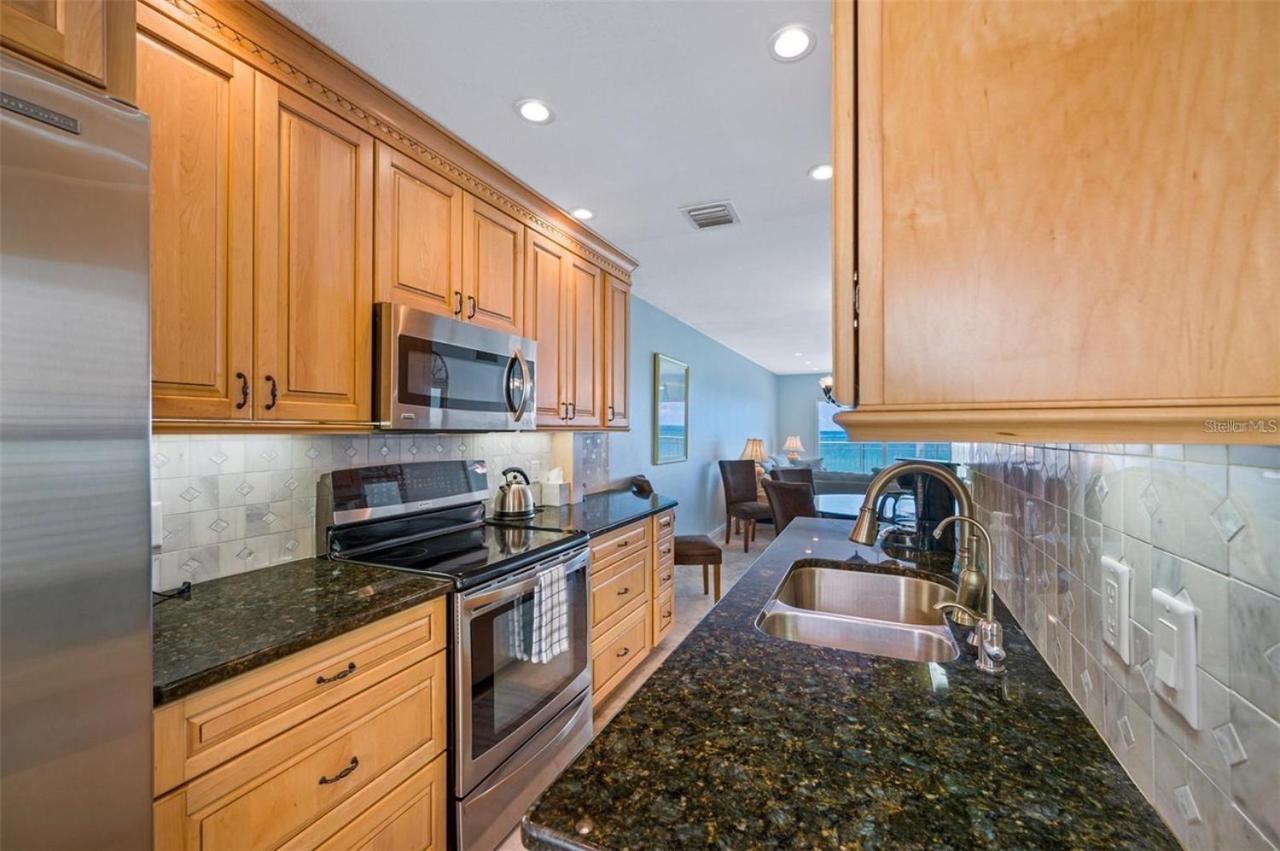 Oceanfront View Of Madeira Beach, Steps To The Beach - Madeira Norte Condo سانت بيتي بيتش المظهر الخارجي الصورة